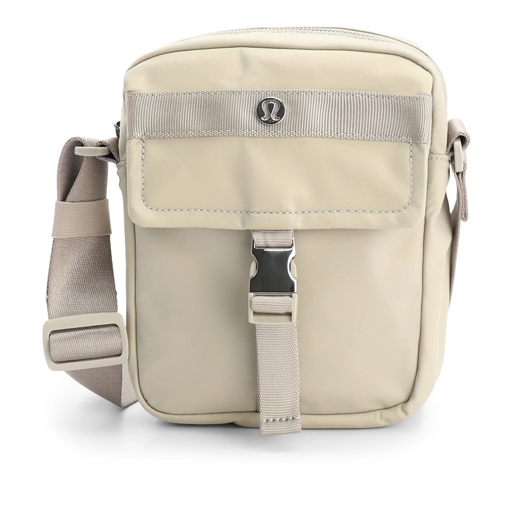 Lululemon wanderlust crossbody 2L trench